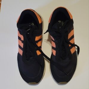 Womans Iniki Runner Sz 9.5,